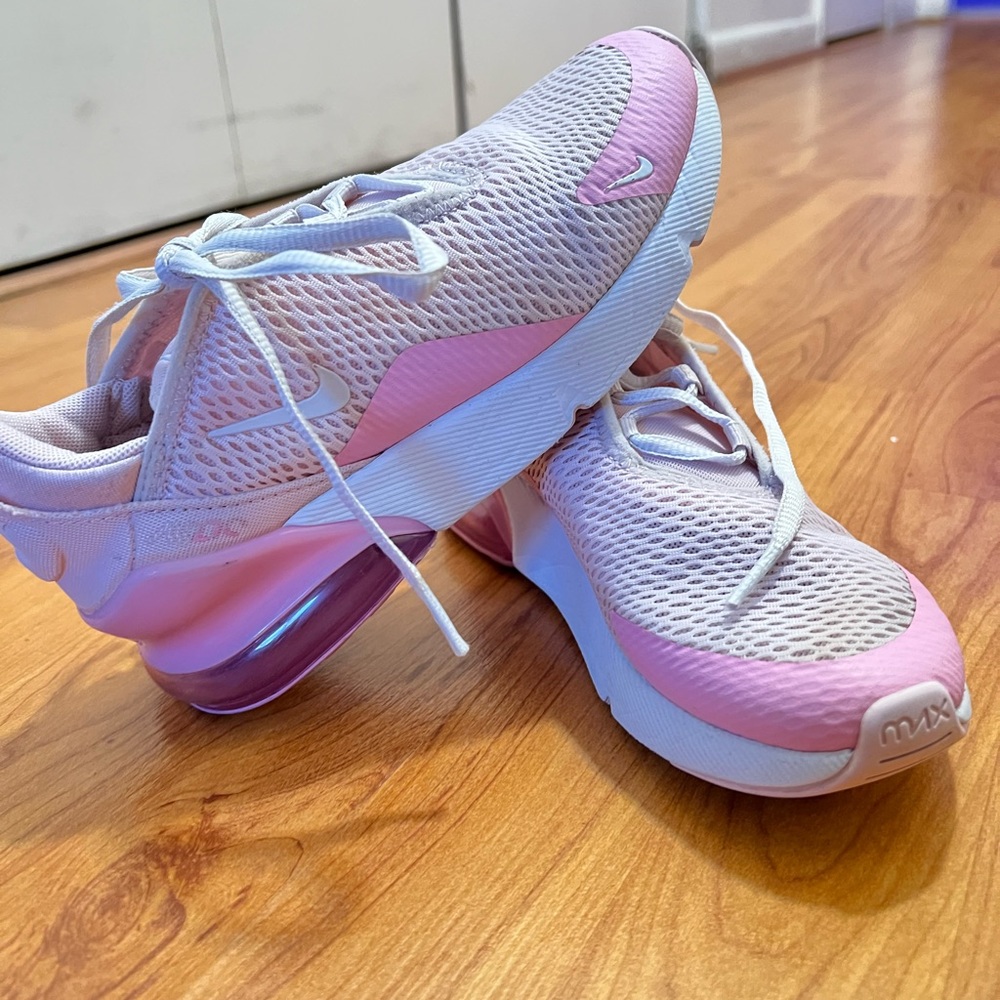 Girls pink NIKE air max 270 size 1.5